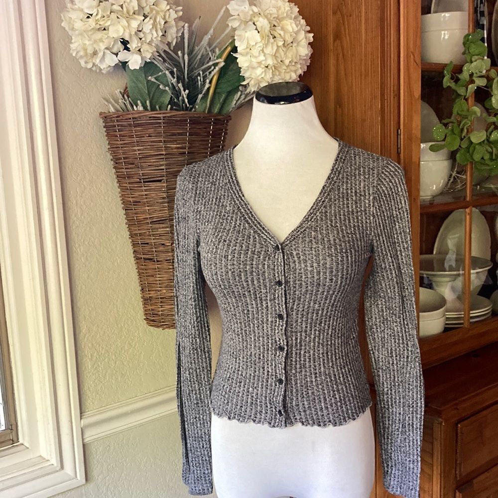 BP Nordstrom Button Down Long Sleeves V-Neck Top Size S